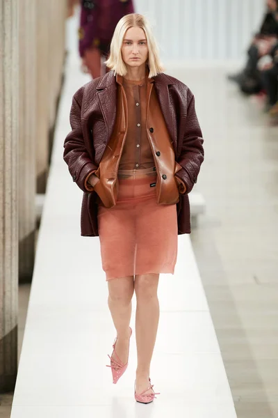 Look 38